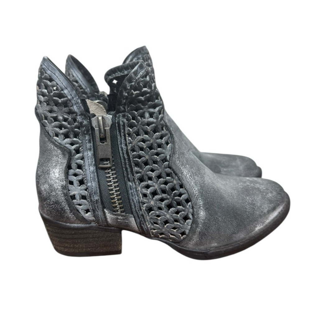 Corral Circle G Gray Ankle Booties Size 6.5M